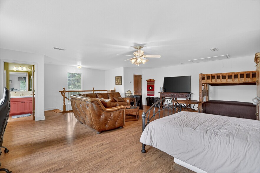More Photos Of 14145 US-281, Santo Specialty For Sale