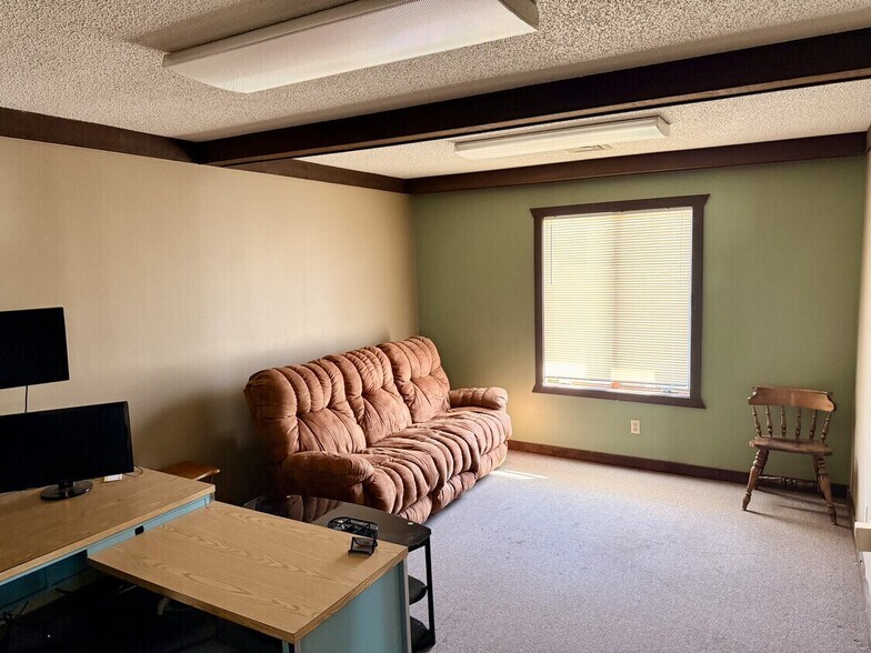 More Photos Of 5696 Highway 8, Rhinelander Flex For Sale