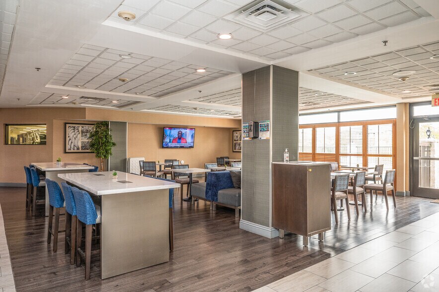 More Photos Of 2060 Eastern Blvd, Montgomery Hotel For Sale
