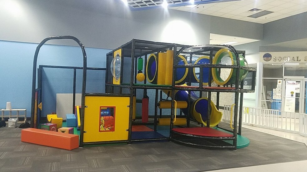 More Photos Of 308 S State St, Fairmont Unknown For Lease