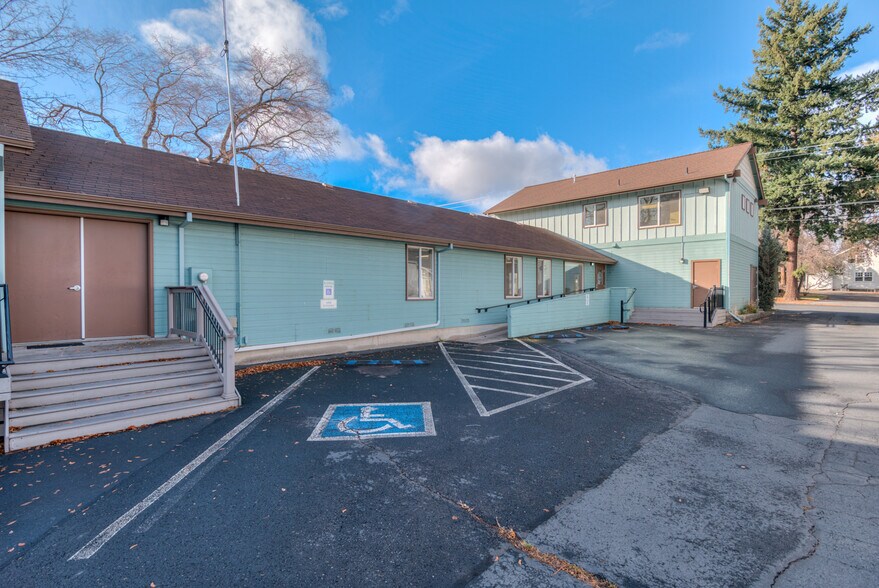 More Photos Of 612 NW Hill St, Bend Office Residential For Lease