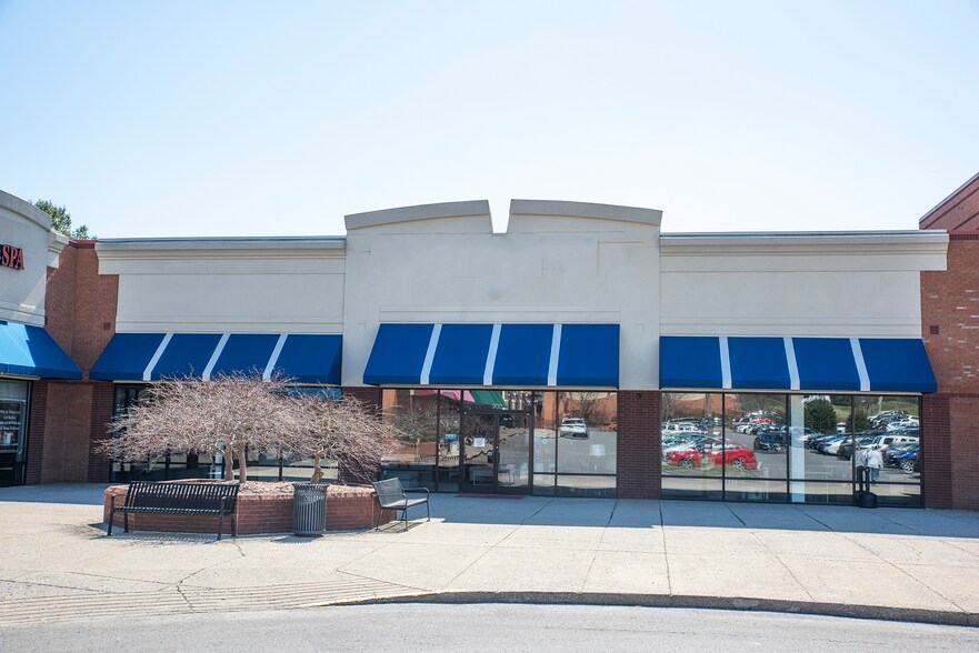 More Photos Of 8105 Moores Ln, Brentwood Unknown For Lease