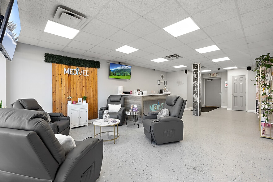 More Photos Of 749 W 9 Mile Rd, Ferndale Freestanding For Lease