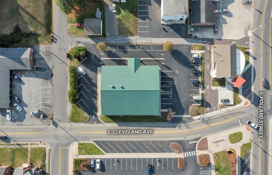 More Photos Of 119 E Cleveland Ave, Vinton Freestanding For Lease