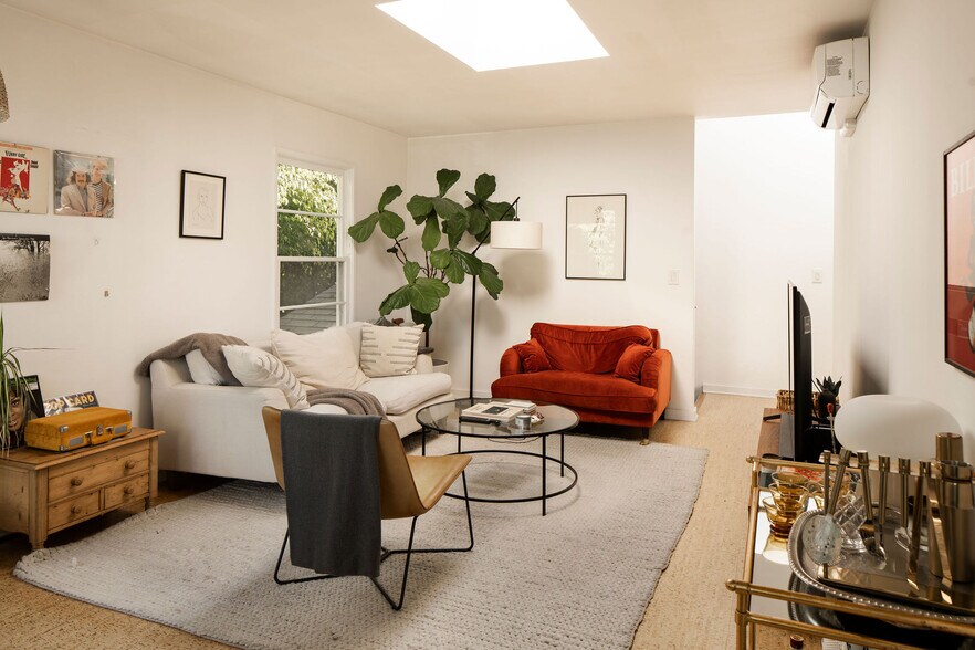 More Photos Of 608 Westminster Ave, Venice Apartments For Sale