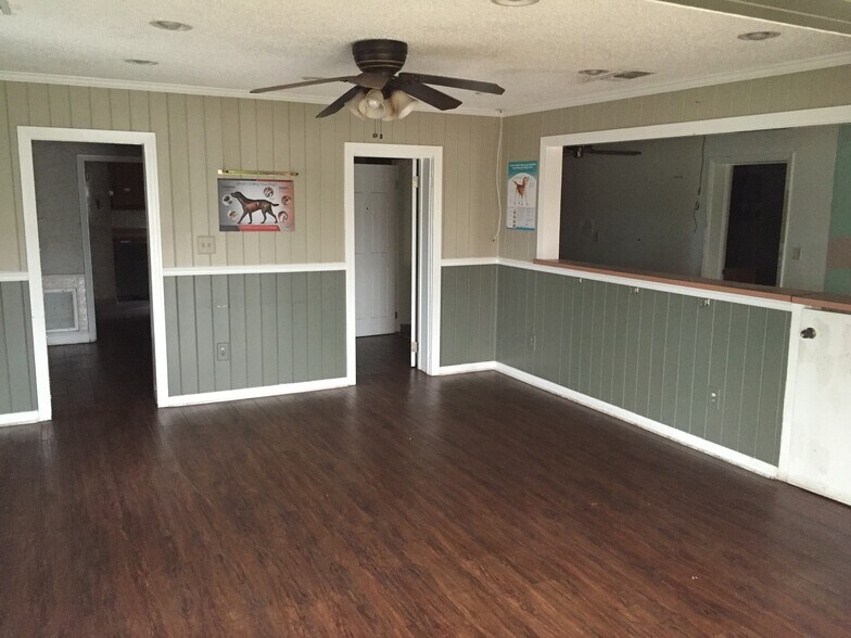 More Photos Of 3201 Crill Ave, Palatka Convenience Store For Sale