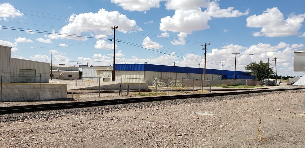 More Photos Of 110 W Borderland Rd, El Paso Warehouse For Lease