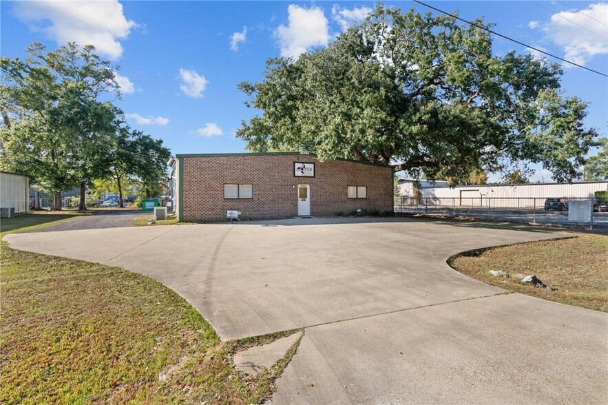 More Photos Of 9505 Old Highway 43, Creola Industrial For Sale