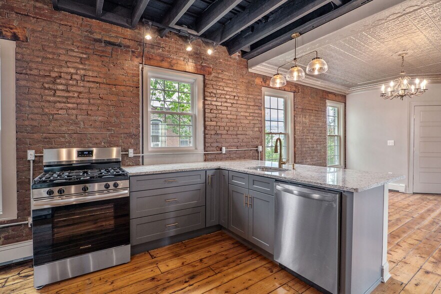 More Photos Of 462-470 2nd Ave, Troy Storefront Retail Residential For Sale