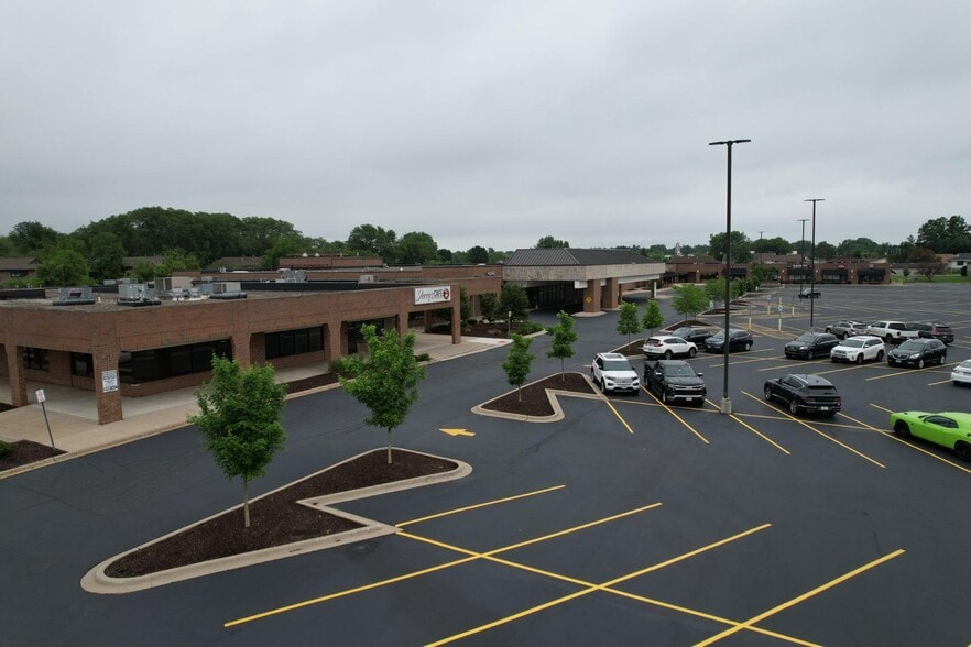 More Photos Of 2579-2601 Mulford Rd N, Rockford Unknown For Lease