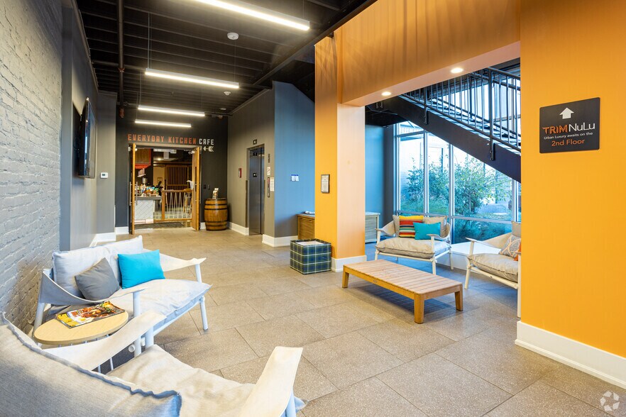 More Photos Of 552 E Market St, Louisville Office For Lease