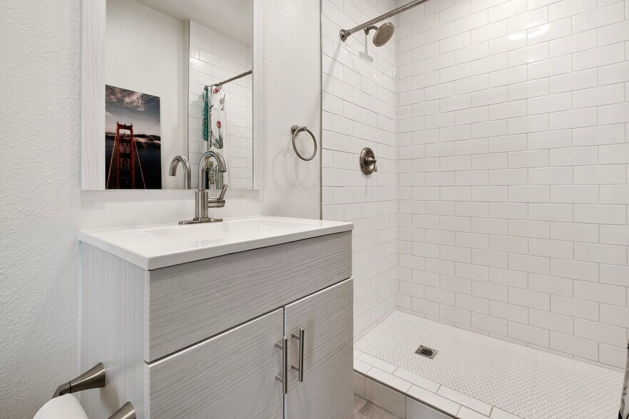 More Photos Of 555 E 3rd St, Long Beach Storefront Retail Residential For Sale