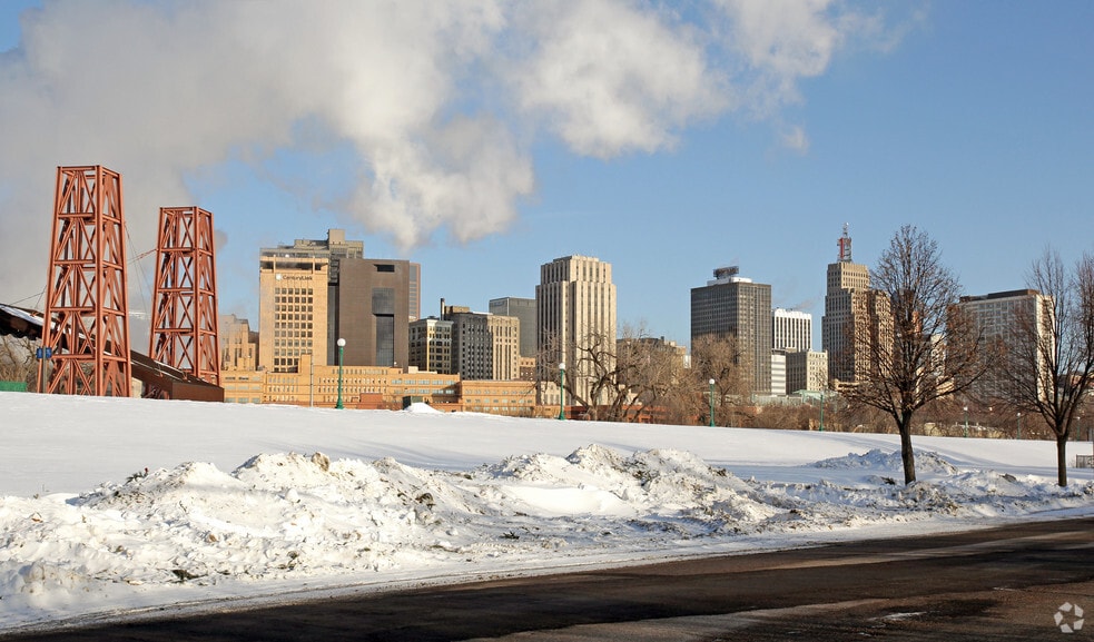 More Photos Of 30 Water St W, Saint Paul Warehouse For Sale