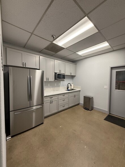 More Photos Of 1585 Parkway Blvd, West Sacramento Warehouse For Lease