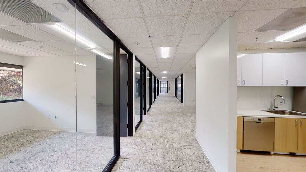 More Photos Of 3 Harbor Dr, Sausalito Medical For Lease