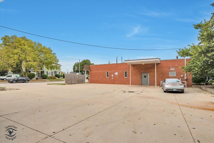 More Photos Of 26 S Madison St, Oswego Post Office For Sale