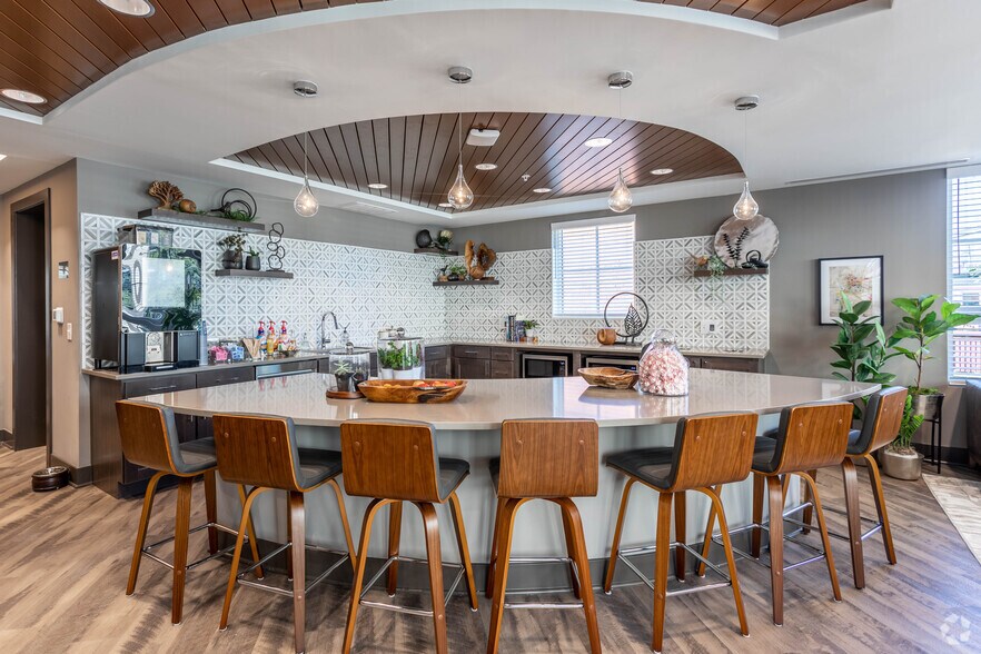 More Photos Of 120 E 5th Ave, Columbus Apartments For Lease