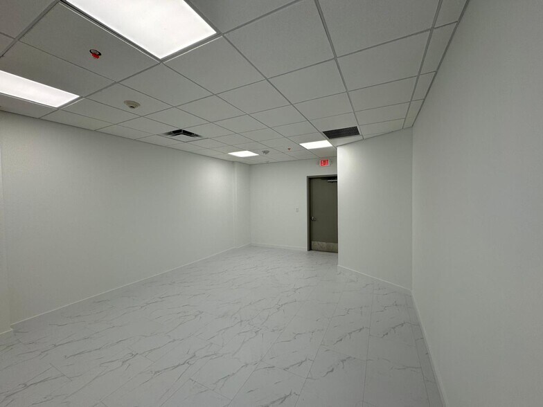 More Photos Of 2920 NE 207th St, Aventura Office Residential For Lease