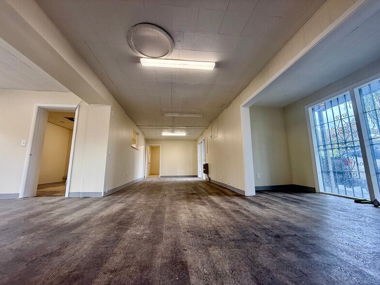 More Photos Of 6405 NE Glisan St, Portland Freestanding For Lease