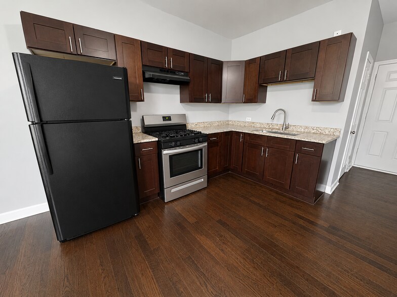 More Photos Of 3901-03 W Jackson Blvd, Chicago Apartments For Sale