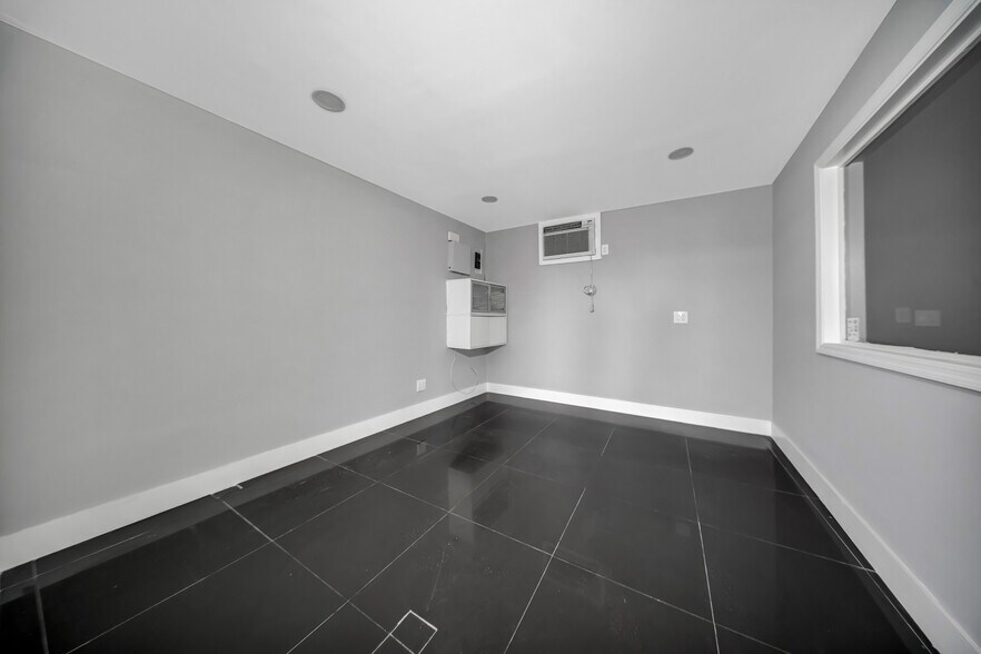 More Photos Of 5600 E 8th Ave, Hialeah Auto Dealership For Lease