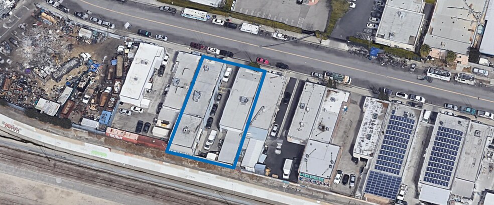 Primary Photo Of 13932-13936 Saticoy St, Panorama City Warehouse For Sale