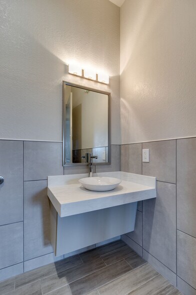 More Photos Of 5802 Watauga Rd, Watauga Medical For Sale