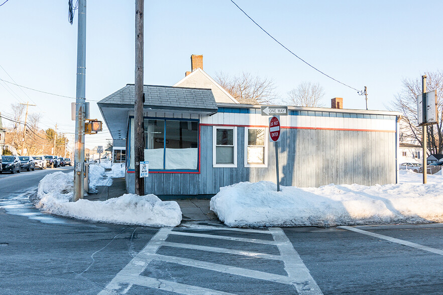 More Photos Of 367 Child St, Warren Freestanding For Sale
