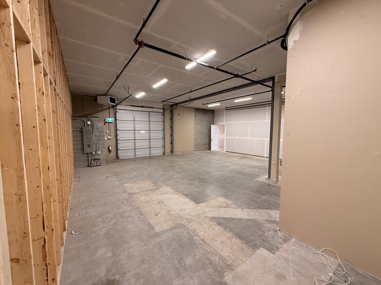 More Photos Of 6039 196 St, Surrey Showroom For Sale