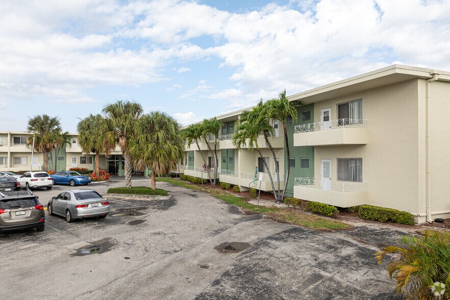 More Photos Of 1189 W River Dr, Margate Assisted Living For Sale