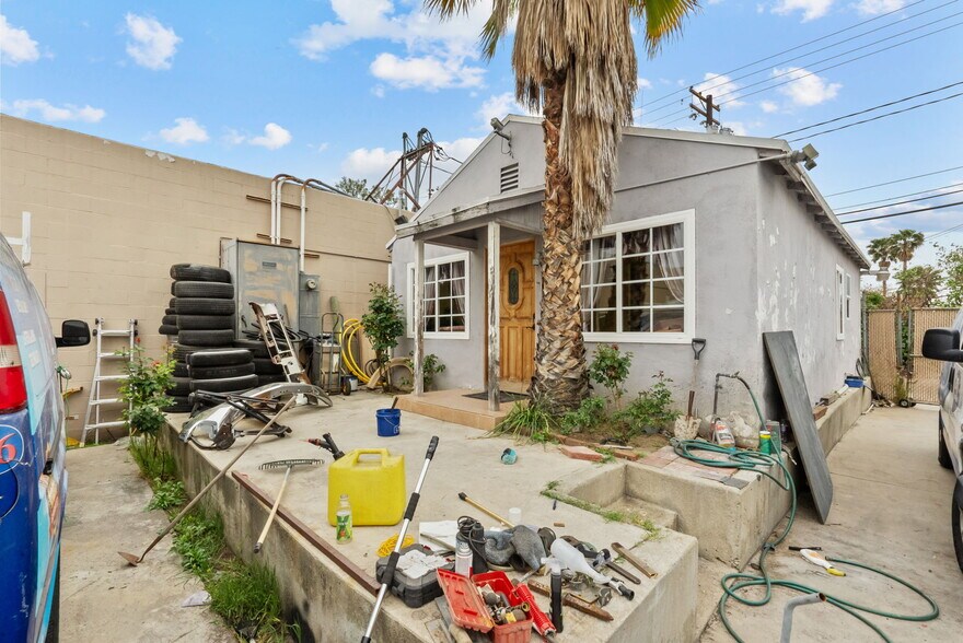 More Photos Of 4204 W Burbank Blvd, Burbank General Retail For Sale