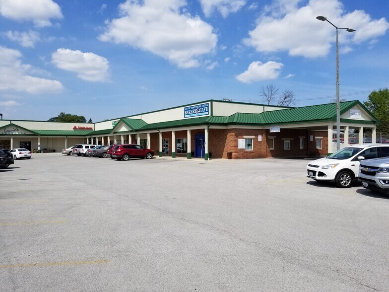 More Photos Of 4616-4646 W 103rd St, Oak Lawn General Retail For Lease