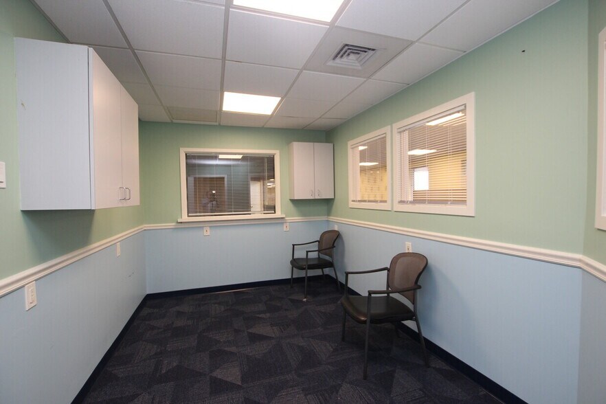 More Photos Of 60 Westwood Ave, Waterbury Medical For Lease
