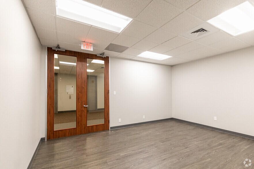 More Photos Of 16420 Park Ten Place Dr, Houston Office Residential For Lease