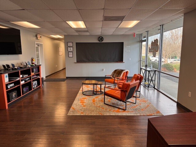 More Photos Of 1015 Union Center Dr, Alpharetta Flex For Lease