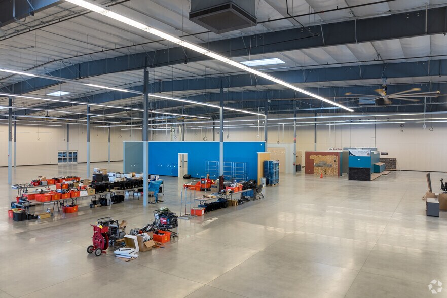 More Photos Of 400 SE Fairmount Dr, Pullman Department Store For Sale