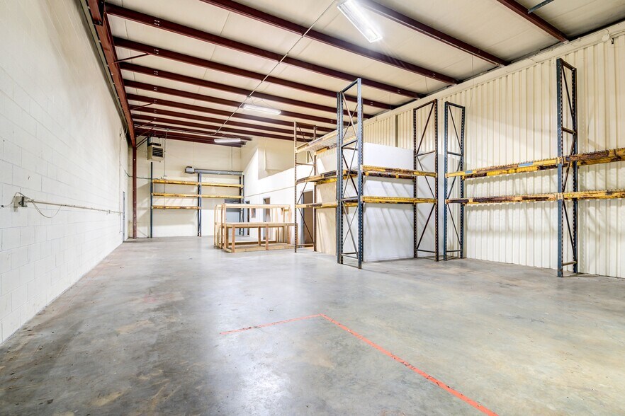 More Photos Of 617 Cepi Dr, Chesterfield Warehouse For Lease