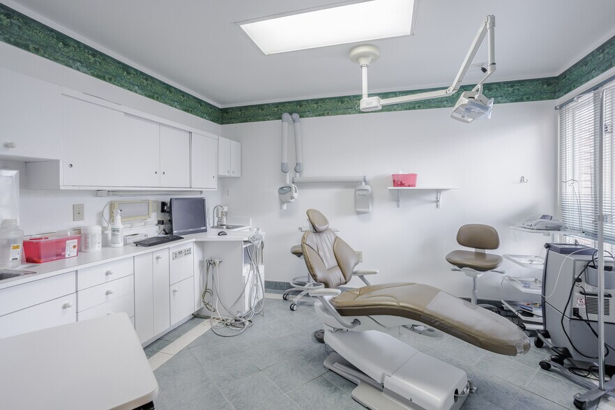 More Photos Of 230-236 Thomas More Pky, Crestview Hills Medical For Sale