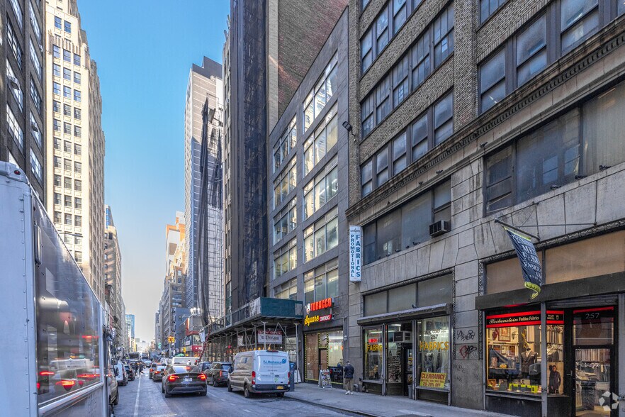 Primary Photo Of 269 W 39th St, New York Office For Lease