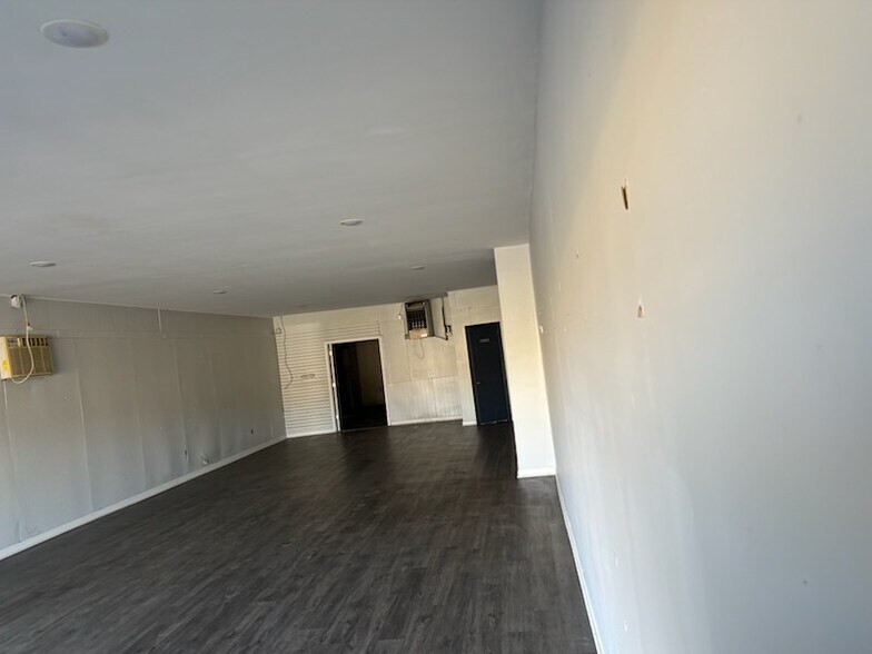 More Photos Of 1213 W Gaines St, Lawrenceburg Flex For Sale