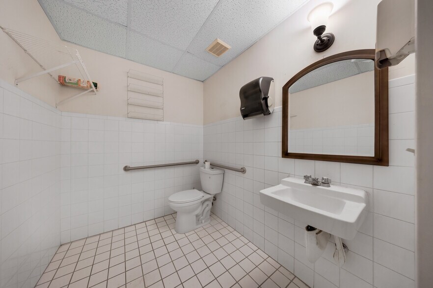 More Photos Of 9855 S Dixie Hwy, Pinecrest Freestanding For Sale