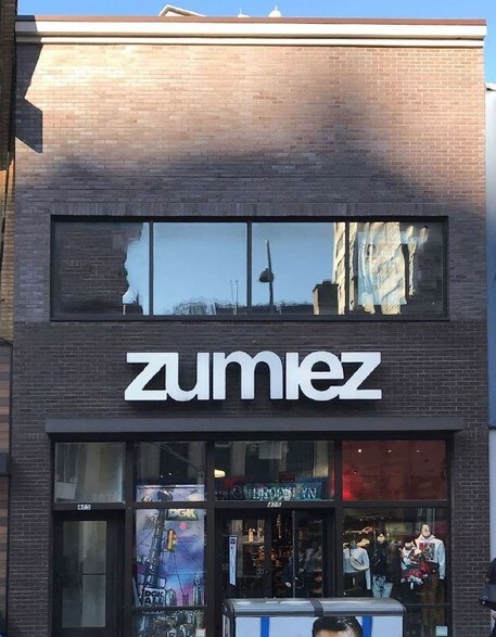 More Photos Of 425 Fulton St, Brooklyn Storefront For Lease