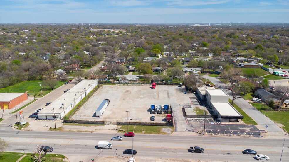 More Photos Of 3330 N Beach St, Haltom City Showroom For Sale