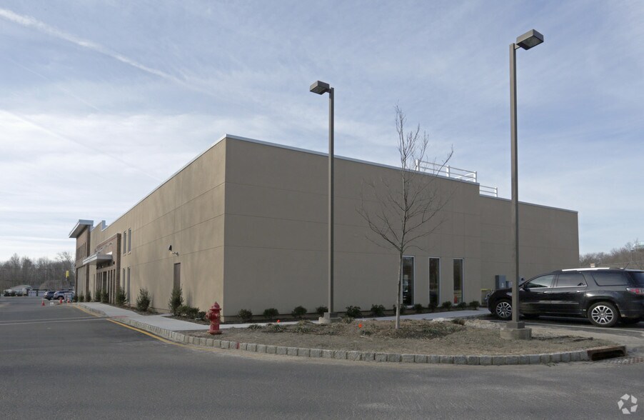 More Photos Of 18 Wilson Ave, Manalapan Township Health Club For Lease