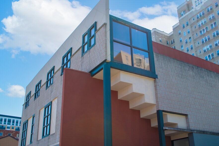 More Photos Of 357 N Craig St, Pittsburgh Office For Sale