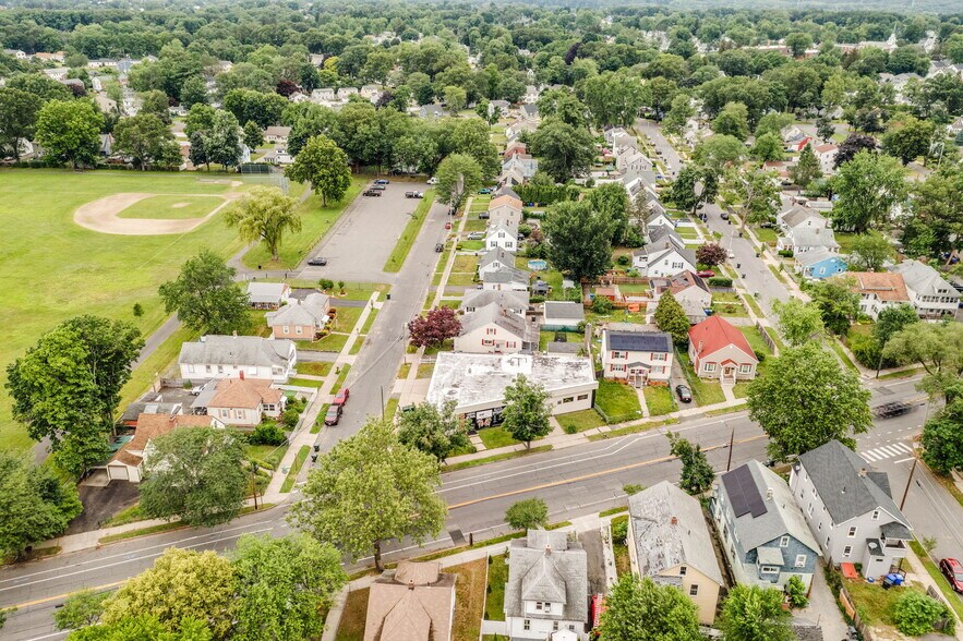 More Photos Of 218 Saint James Blvd, Springfield Storefront Retail Office For Sale