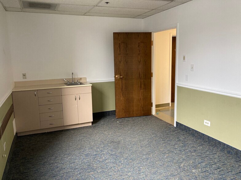 More Photos Of 1055 N 300 W, Provo Medical For Sale