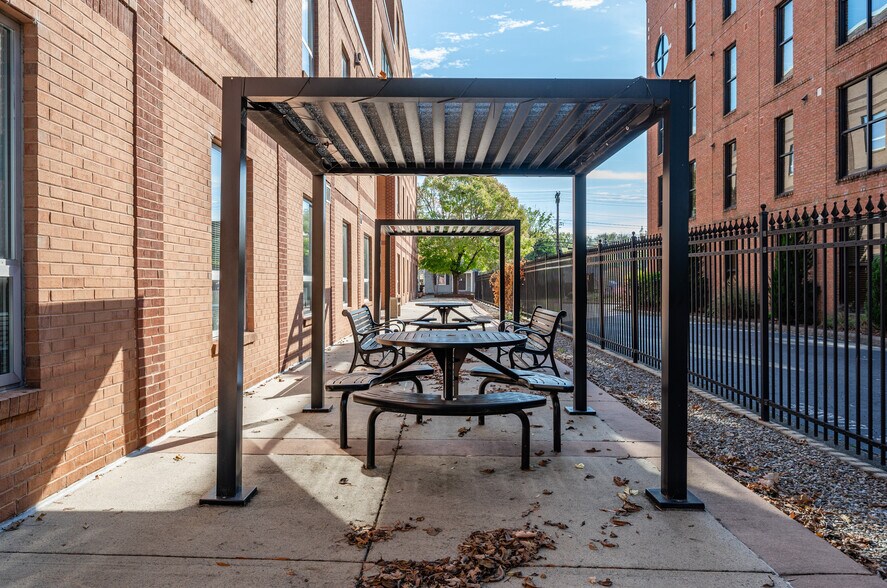 More Photos Of 308 W Rosemary St, Chapel Hill Office For Sale