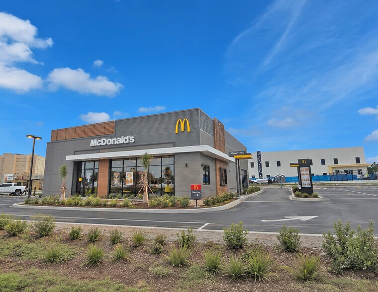 Primary Photo Of 5200 Doctor Martin Luther King Jr Blvd, Fort Myers Fast Food For Sale