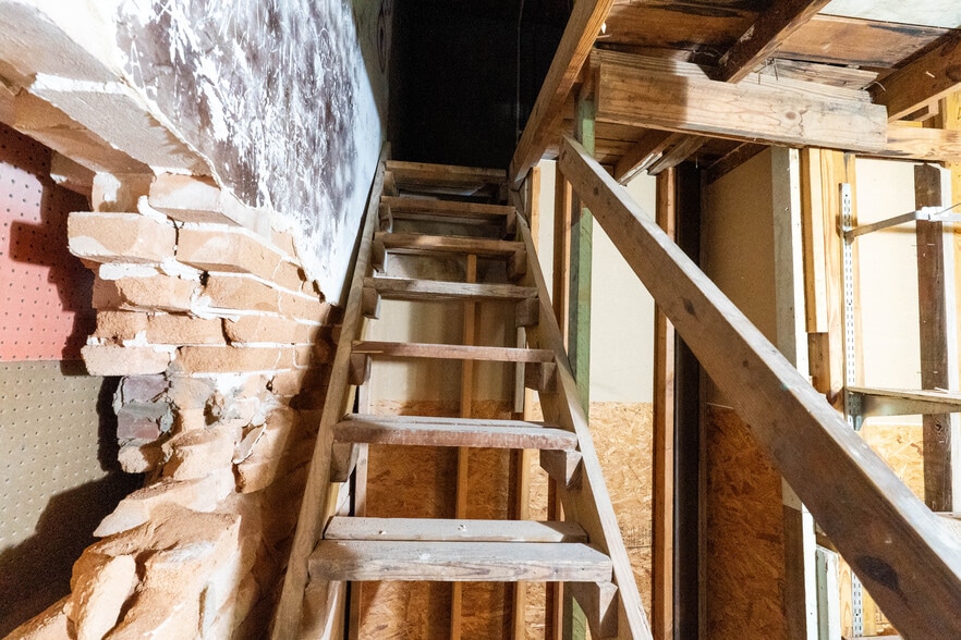 More Photos Of 110 E Clark St, Bartlett General Retail For Sale